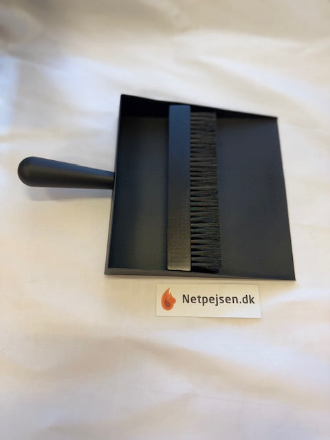 Sopbricka och kvast från Morsø