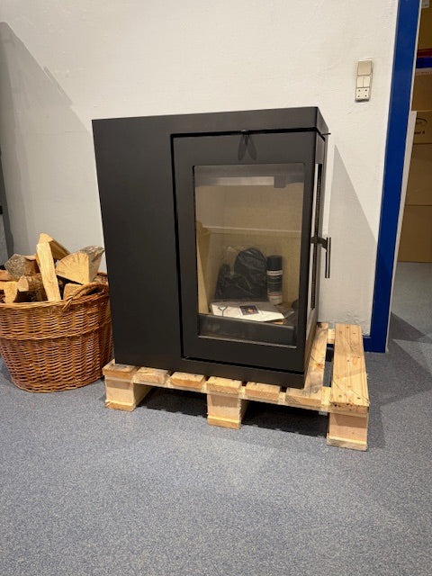 Meteor 550, porträttformat med vinklad dörr - utställningsmodell