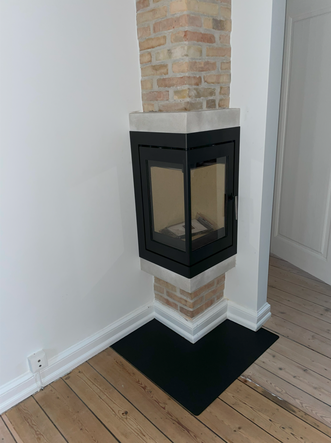 Meteor 550, porträttformat med vinklad dörr - utställningsmodell