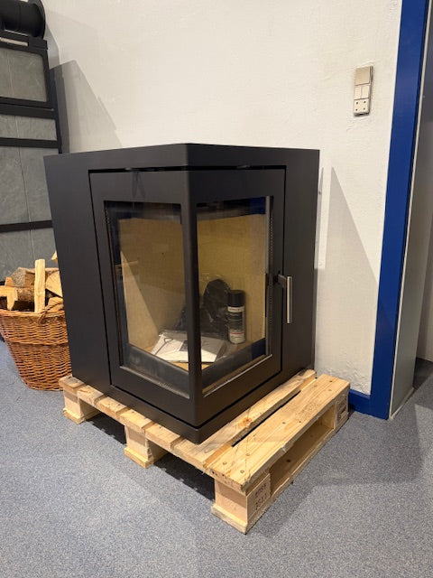 Meteor 550, porträttformat med vinklad dörr - utställningsmodell