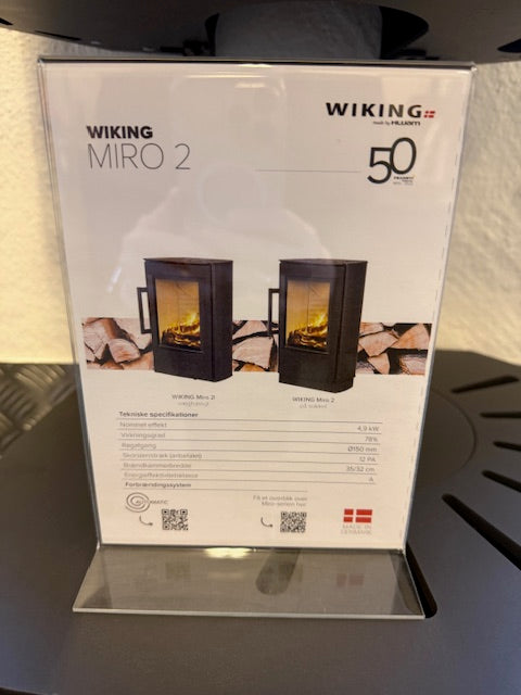 Wiking Miro 2, vägghängd vedspis - utställningsmodell